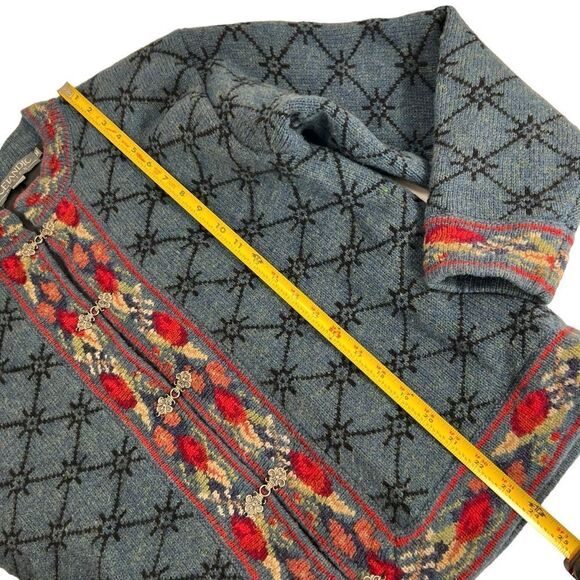 Vintage Icelandic Design Floral Embroidery Wool Cardigan Sweater - Picture 10 of 12